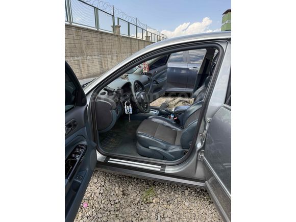 Volkswagen Passat 1.8 T Exclusive 