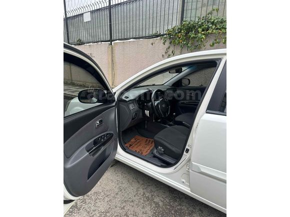 Sahibinden Kia Rio 1.5 CRDi EX Advance 2010 Model 