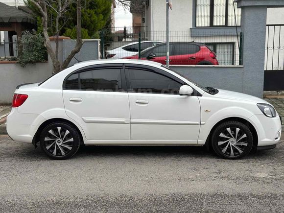 Sahibinden Kia Rio 1.5 CRDi EX Advance 2010 Model 
