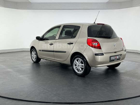 otomobil Renault Clio 1.2 16V Authentique