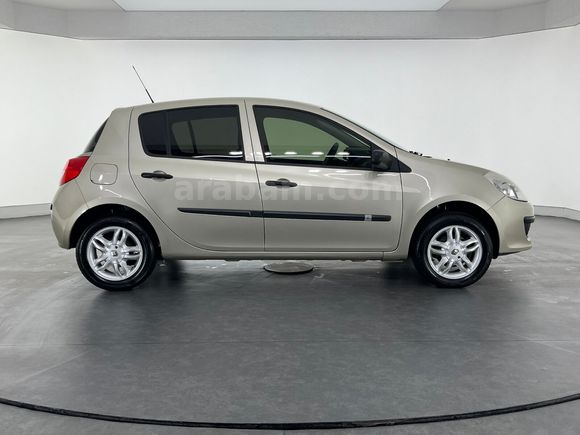 otomobil Renault Clio 1.2 16V Authentique