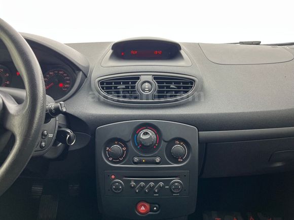 otomobil Renault Clio 1.2 16V Authentique
