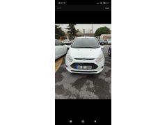 ilk sahibinden aldım değişeni boyası yok  bakımları yeni yapıldı kitapçık ve yedek anahtarı mevcuttur