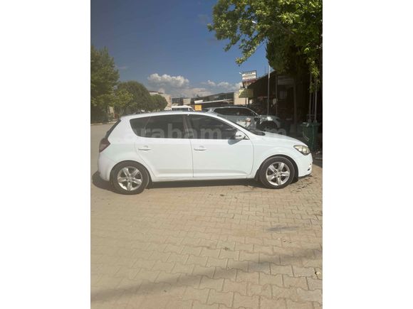 Sahibinden Kia Ceed 1.6 CRDi Concept 2011 Model 