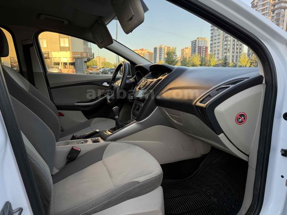 2013 MODEL HATASIZ FORD FOCUS