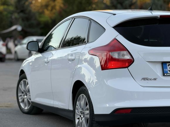 2013 MODEL HATASIZ FORD FOCUS