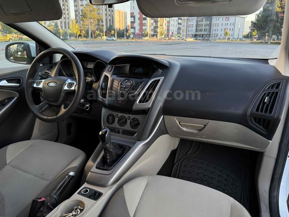 2013 MODEL HATASIZ FORD FOCUS