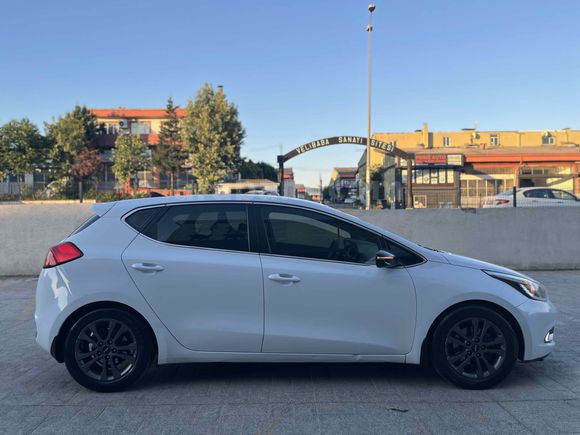 Sahibinden Kia Ceed 1.6 CRDi Concept 2012 Model 