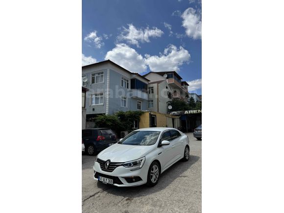 İKİNCİ SAHİBİNDEN TEMİZ MEGANE