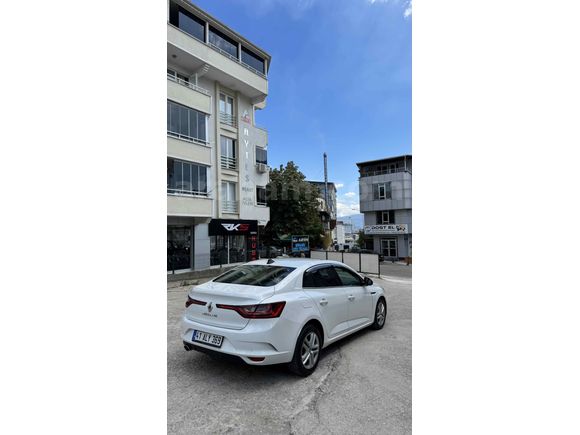 İKİNCİ SAHİBİNDEN TEMİZ MEGANE