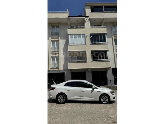 İKİNCİ SAHİBİNDEN TEMİZ MEGANE