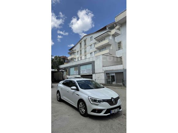 İKİNCİ SAHİBİNDEN TEMİZ MEGANE