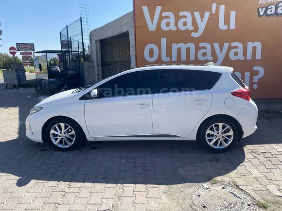 Memurdan Temiz Kullanılmış AURİS 