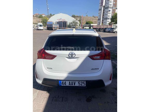 Memurdan Temiz Kullanılmış AURİS 
