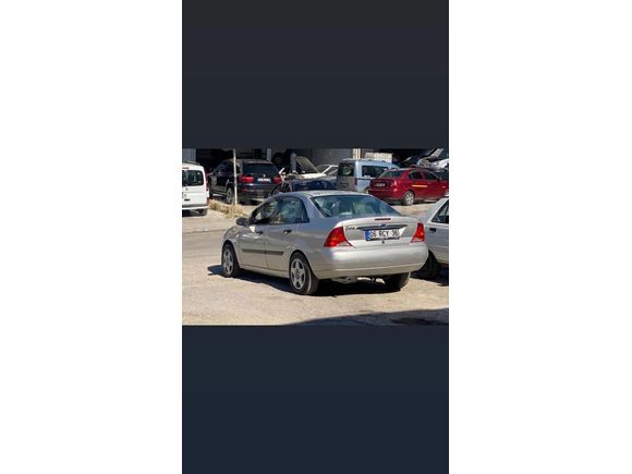 Sahibinden Ford Focus 2.0 Ghia 2001 Model