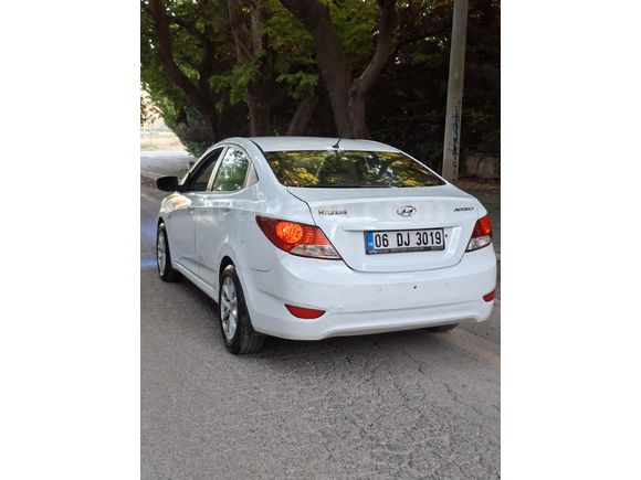 Sahibinden Hyundai Accent Blue 1.4 CVVT Mode 2011 Model