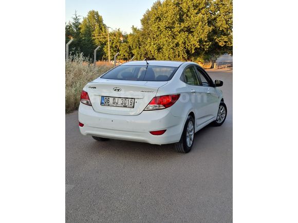 Sahibinden Hyundai Accent Blue 1.4 CVVT Mode 2011 Model