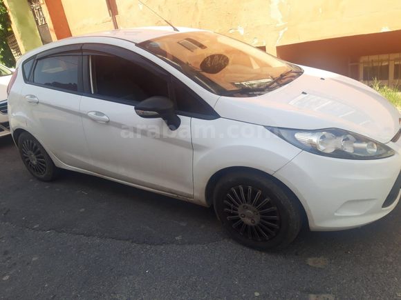 Sahibinden orijinal DEGİSENSİZ Ford Fiesta 1.4 TDCi Trend 2012 Model  158000 km Beyaz