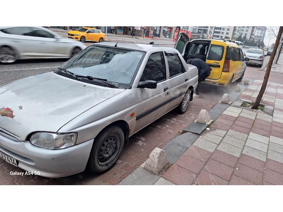 Sahibinden Ford Escort 1.6 CLX 1997 Model