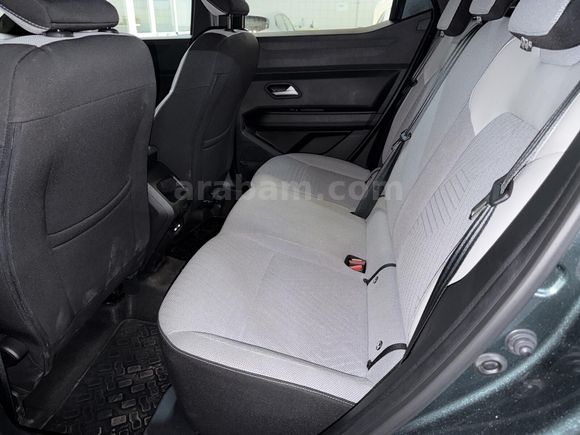 otomobil Renault Duster 1.3 TCE Techno EDC