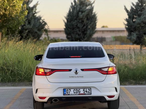 Galeriden Renault Megane 1.5 Blue DCI Touch 2020 Model Batman