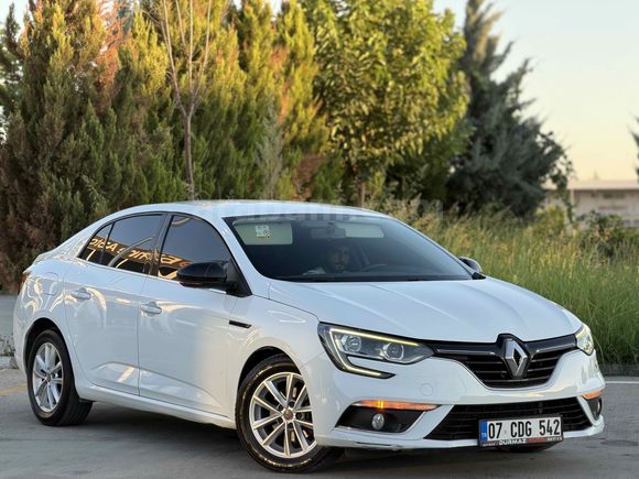 Galeriden Renault Megane 1.5 Blue DCI Touch 2020 Model Batman