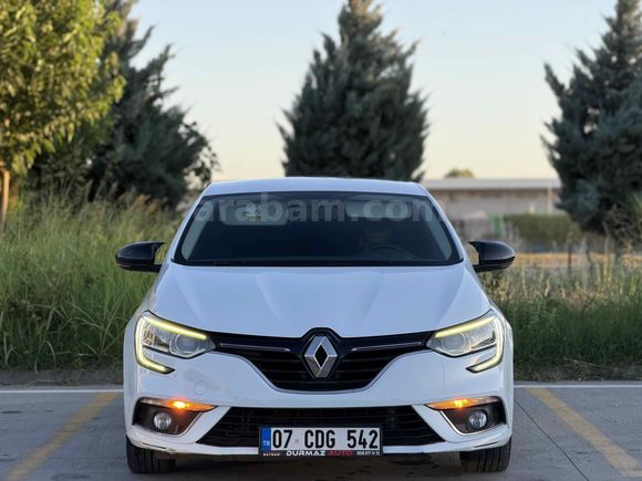 Galeriden Renault Megane 1.5 Blue DCI Touch 2020 Model Batman