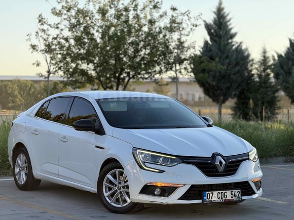 Galeriden Renault Megane 1.5 Blue DCI Touch 2020 Model Batman