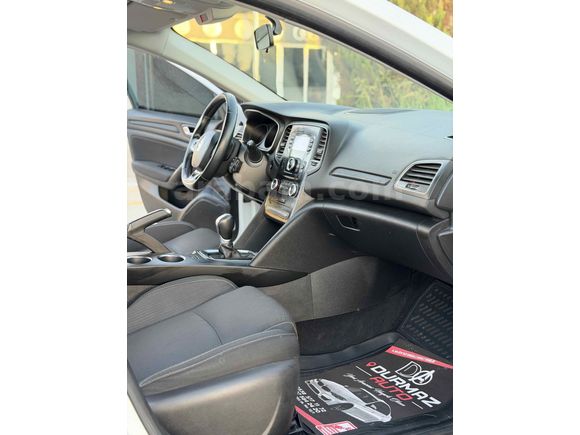 Galeriden Renault Megane 1.5 Blue DCI Touch 2020 Model Batman
