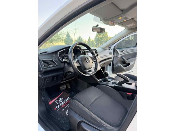 Galeriden Renault Megane 1.5 Blue DCI Touch 2020 Model Batman