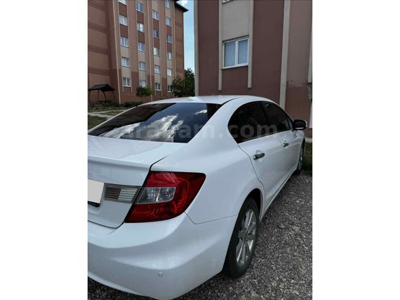 Sahibinden Honda Civic 1.6i VTEC Premium 2014 Model 
