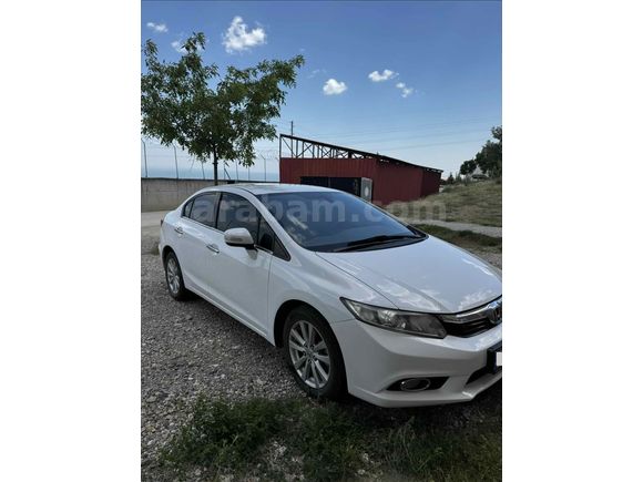 Sahibinden Honda Civic 1.6i VTEC Premium 2014 Model 