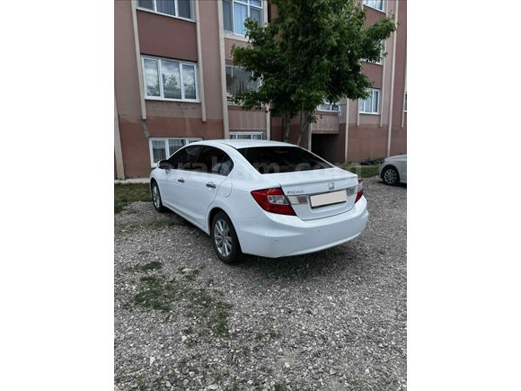 Sahibinden Honda Civic 1.6i VTEC Premium 2014 Model 