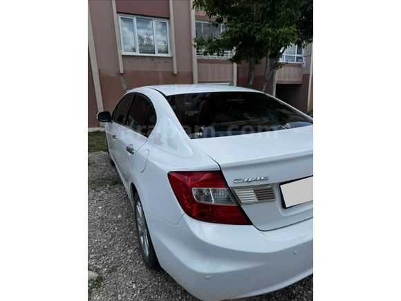 Sahibinden Honda Civic 1.6i VTEC Premium 2014 Model 