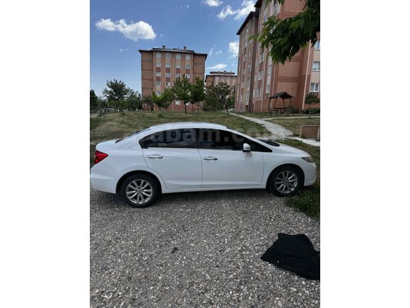 Sahibinden Honda Civic 1.6i VTEC Premium 2014 Model 