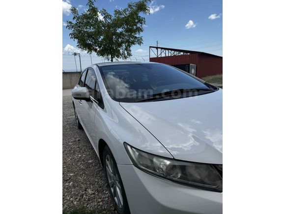 Sahibinden Honda Civic 1.6i VTEC Premium 2014 Model 