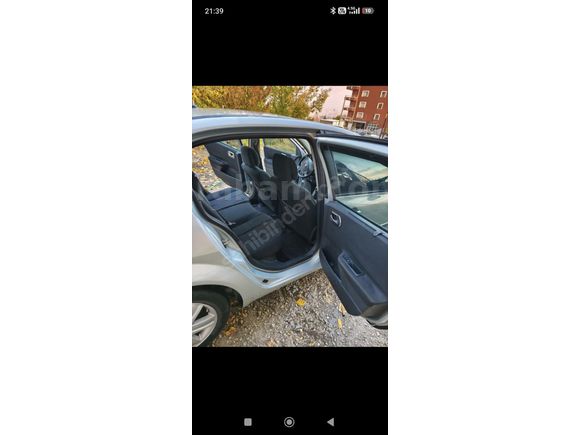 Sahibinden Renault Megane 1.6 Dynamique 2004 Model
