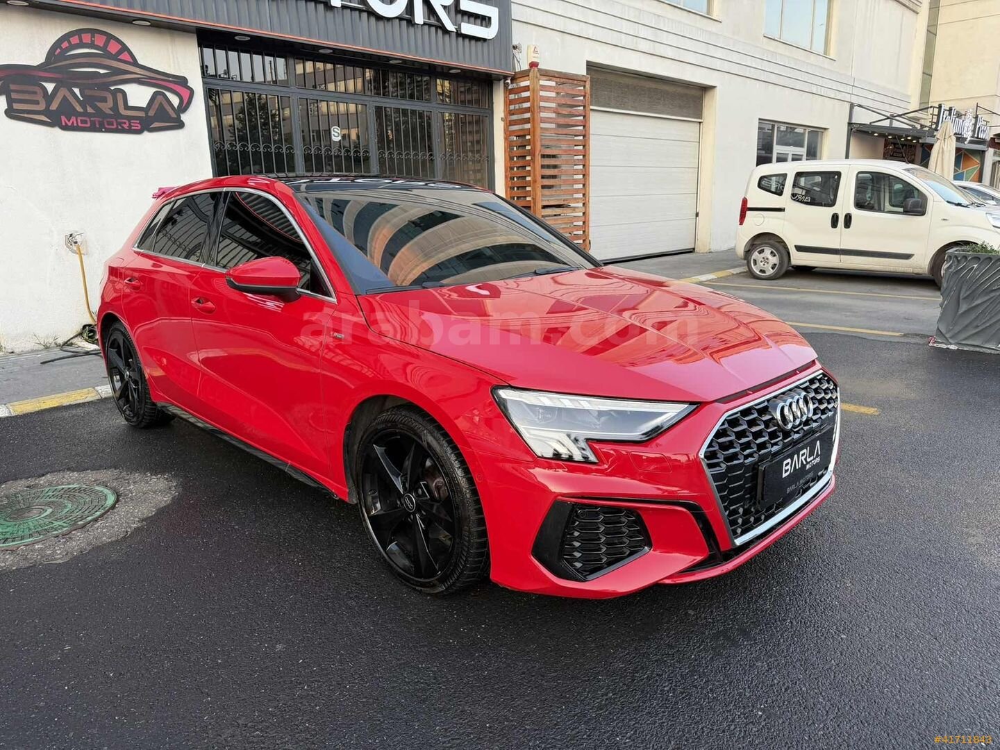 Galeriden Audi A3 Sportback 35 TFSI S-Line 2023 Model İstanbul 42.000 km Kırmızı 3