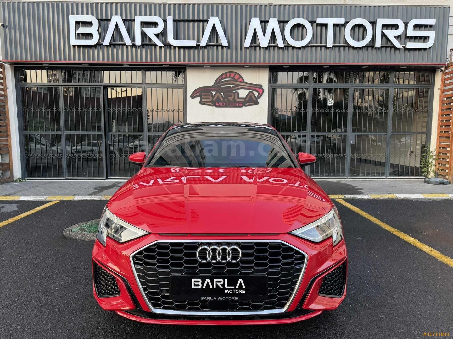 Galeriden Audi A3 Sportback 35 TFSI S-Line 2023 Model İstanbul 42.000 km Kırmızı 1