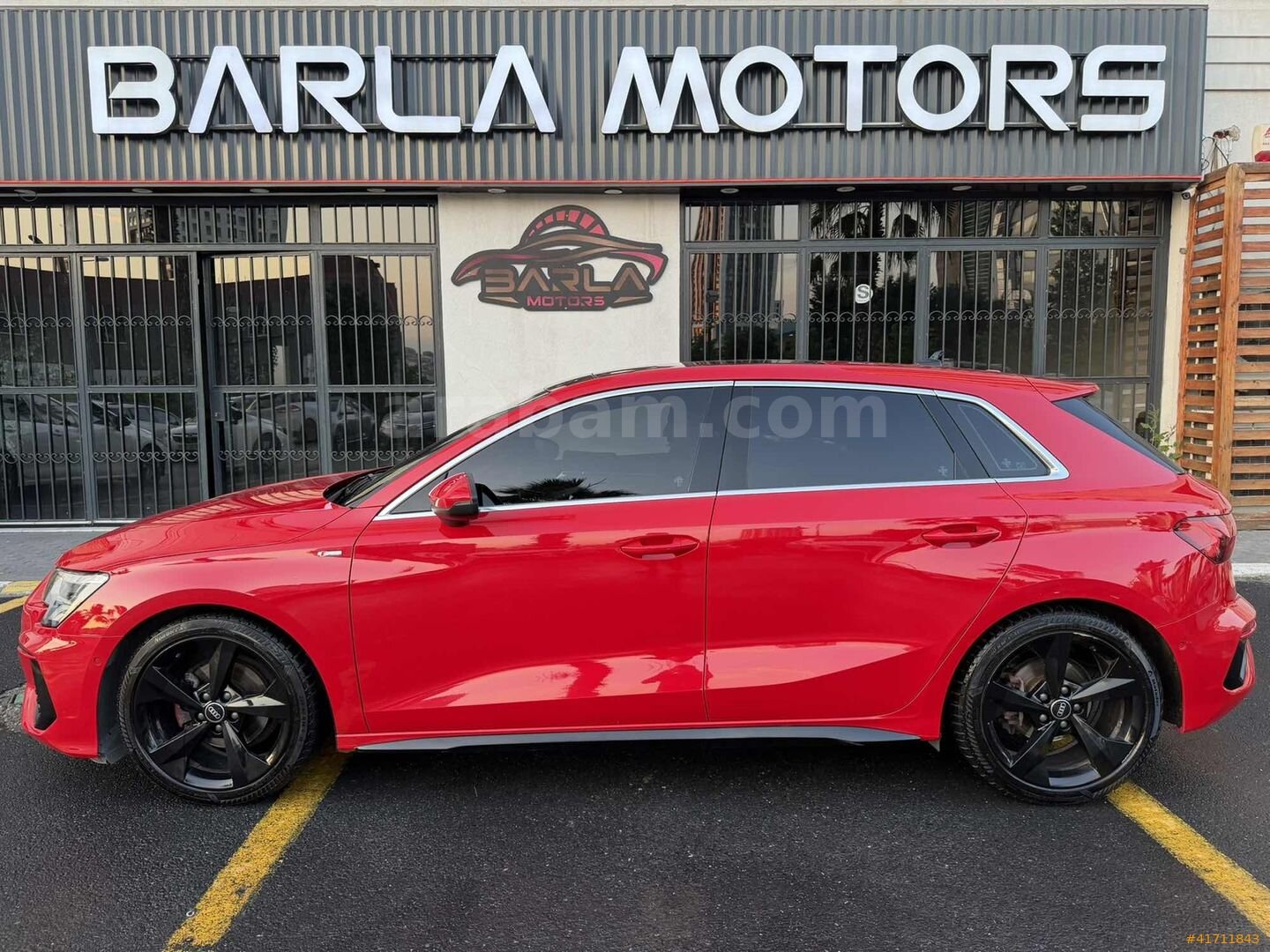 Galeriden Audi A3 Sportback 35 TFSI S-Line 2023 Model İstanbul 42.000 km Kırmızı 7
