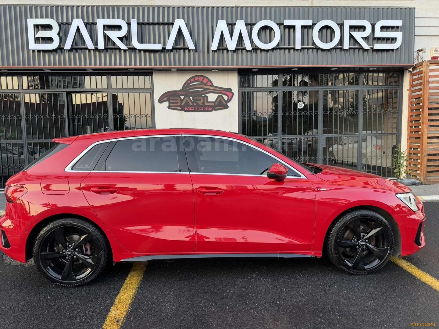 Galeriden Audi A3 Sportback 35 TFSI S-Line 2023 Model İstanbul 42.000 km Kırmızı 6