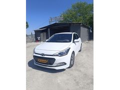 Sahibinden Hyundai i20 1.4 MPI Style 2017 Model  128.000 km Beyaz