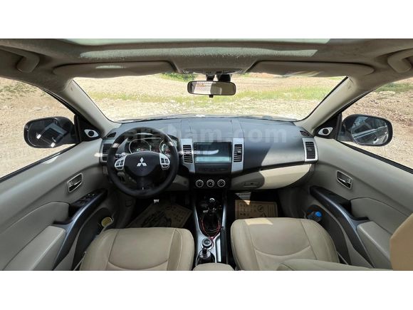 Sahibinden Mitsubishi Outlander 2.0 DI-D Instyle 2009 Model