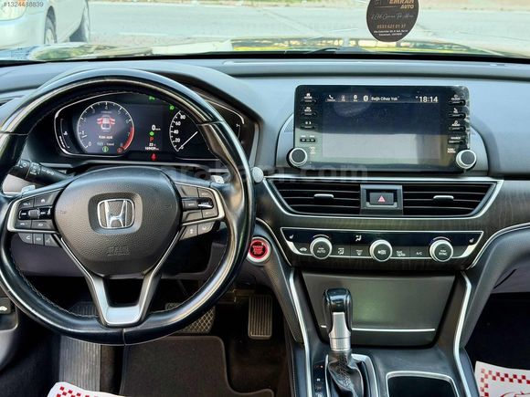 EMRAH AUTO'Dan HATASIZ EMSALSİZ TEMIZLIKTE TAM DOLU