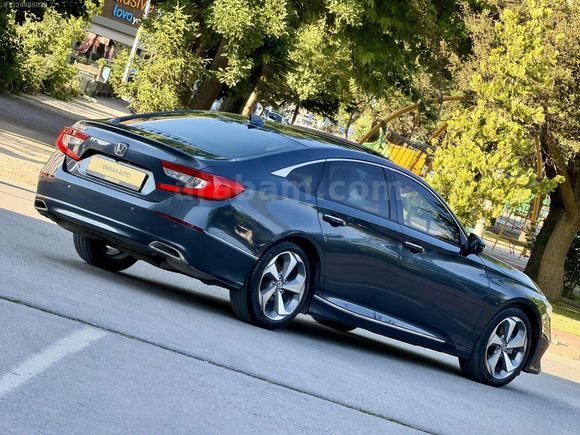 EMRAH AUTO'Dan HATASIZ EMSALSİZ TEMIZLIKTE TAM DOLU