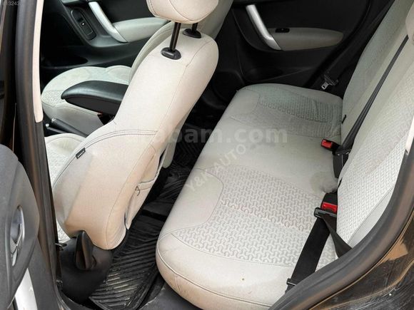 2011 CİTROEN C3 CAM TAVANLI DİJİTAL KLİMA 122 BİN KM