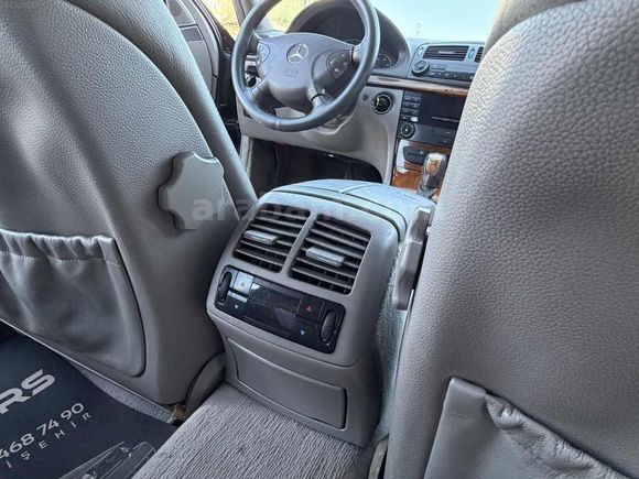 ALP ARS AUTO'Dan 2003 E220 CDİ DEĞİŞENSİZ 4 PARÇA BOYALI