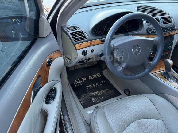 ALP ARS AUTO'Dan 2003 E220 CDİ DEĞİŞENSİZ 4 PARÇA BOYALI