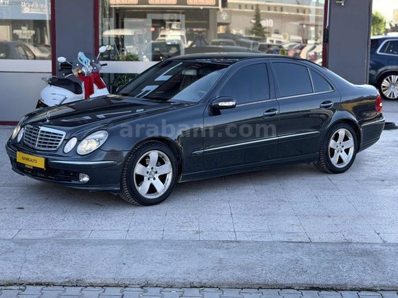 ALP ARS AUTO'Dan 2003 E220 CDİ DEĞİŞENSİZ 4 PARÇA BOYALI