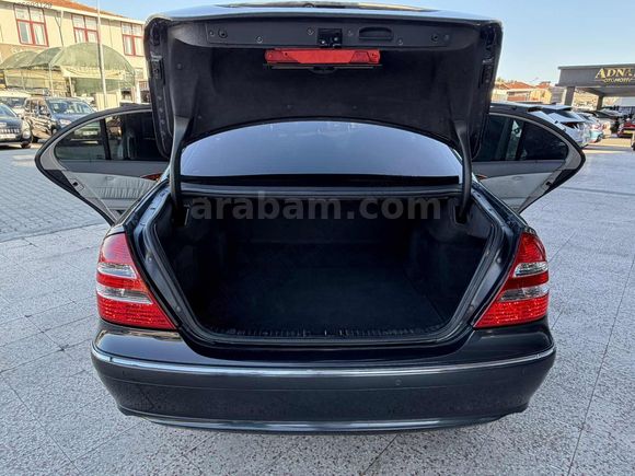 ALP ARS AUTO'Dan 2003 E220 CDİ DEĞİŞENSİZ 4 PARÇA BOYALI